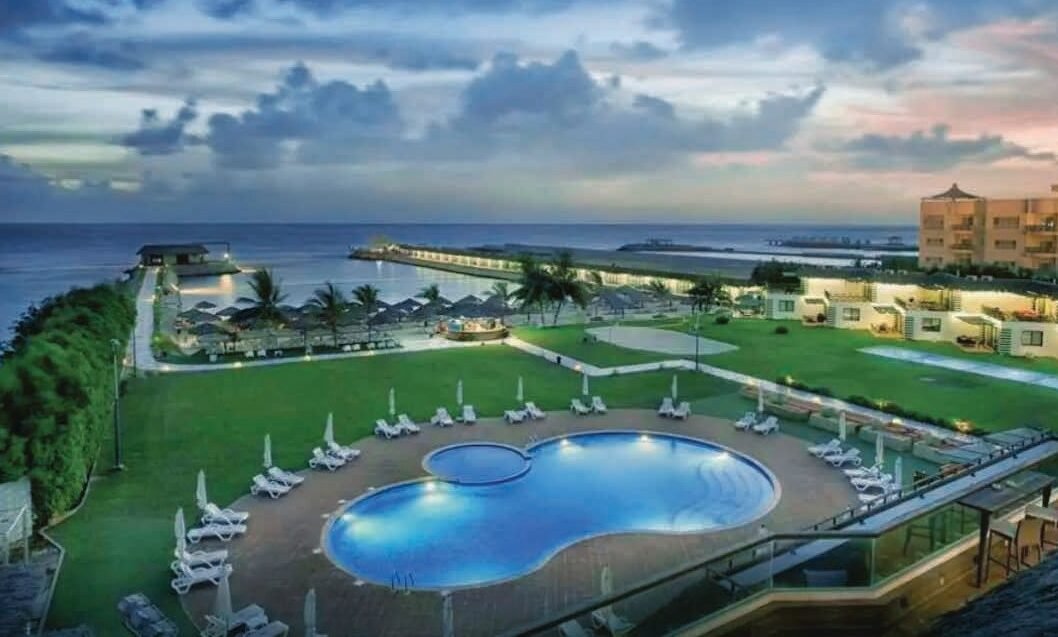 إنشاء المسابح-إنشاء المسابح العصرية-مسابح السعوديه-السنة الجديدة 