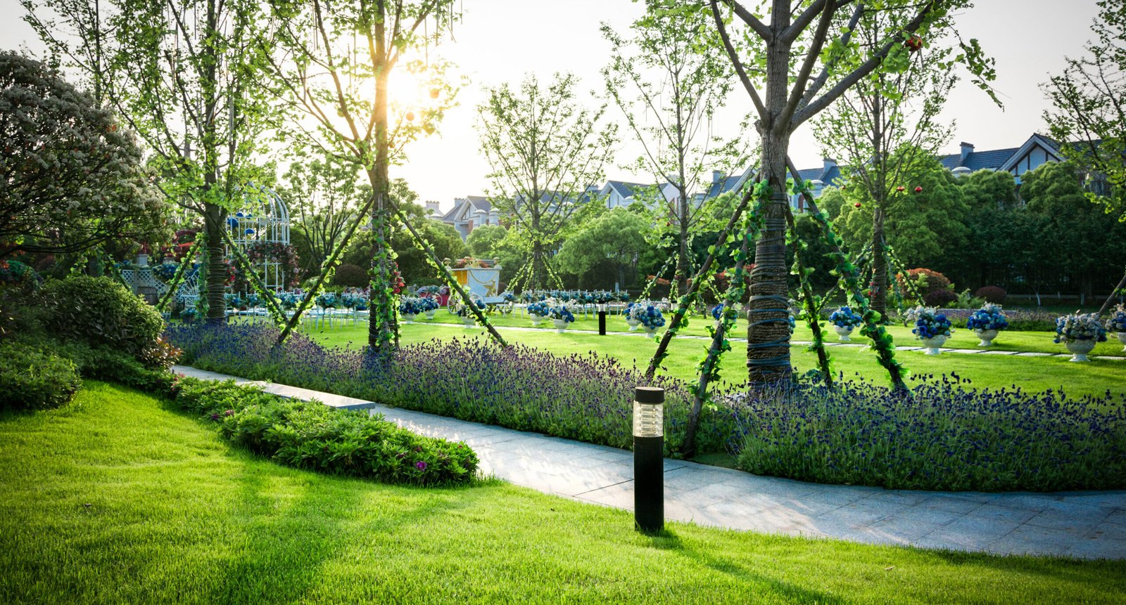  تنسيق حدائق- المنتجعات والفنادق-عروض العام الجديد